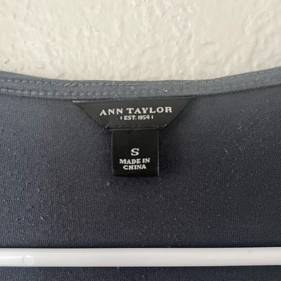 Ann Taylor Sleeveless Sequence Top size small - Picture 2 of 4